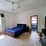 V86 - The 2 Bedroom Central Spot