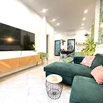 Eclectic Maisonette In Luqa