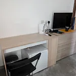 Room In Apartment - Private Cosy Room In A Modern Suburban Penthouse