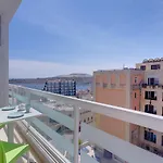 Marvelous 2 Bedroom Apartment By The Sea