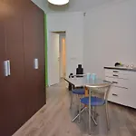 Torri Katur Studio Apartment