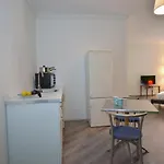Torri Katur Studio Apartment