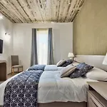 Cozy Rooms Hotel