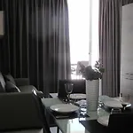 Let Me Host - Rue D'Argens