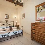 Valley View - Holiday Farmhouse With Private Pool