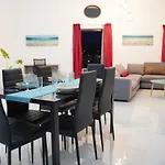 Mr Fitz Apartments