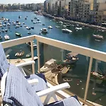 Seafront Apartment Spinola Bay