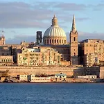 Luxury Seafront Oasis In Central Sliema W/ Pool