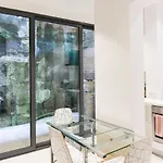 Stylish Studio In The Center