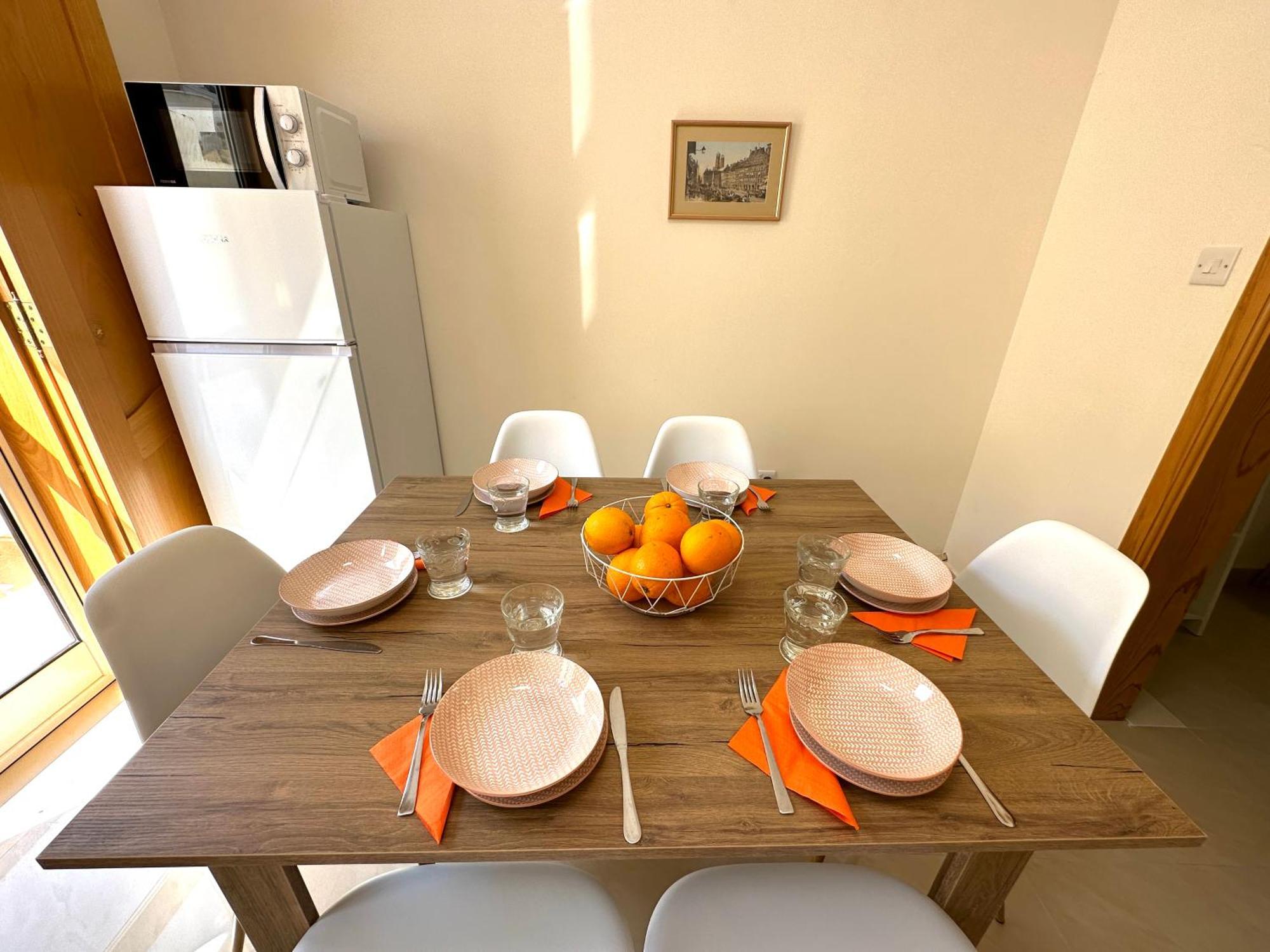 Domisol Duplex Near Sea Apartment St. Paul's Bay