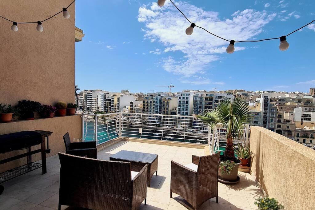 2 Bedroom Seafront Duplex Penthouse In The Heart Of Spinola Bay Appartement