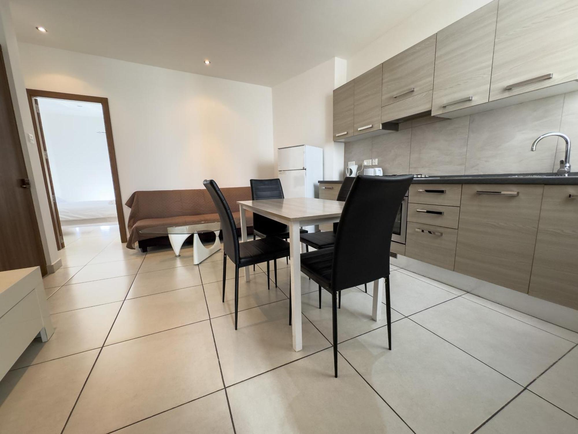 Апартаменты 2 Bedroom Close To Promenade Слима