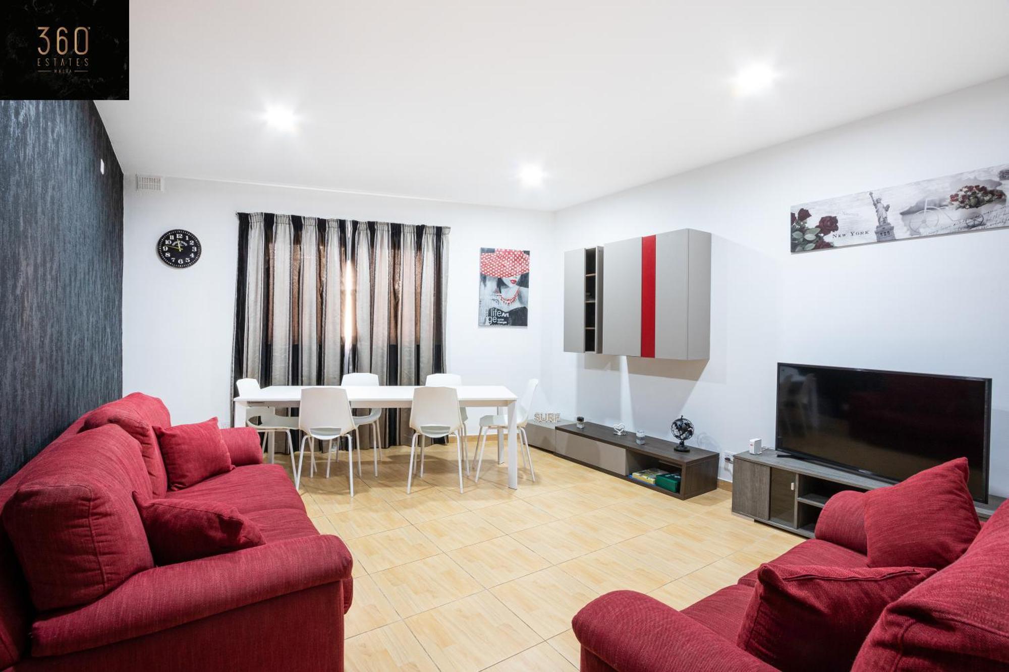 A Large House In With Bbq & Terrace By 360 Estates * Pieta