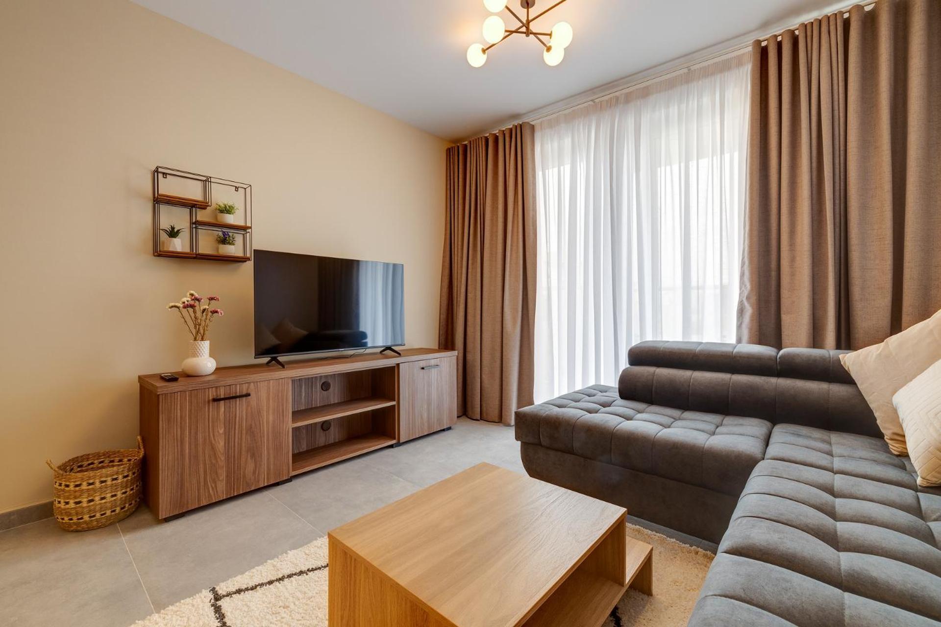 Upscale 2br By The Promenade Apartament *
