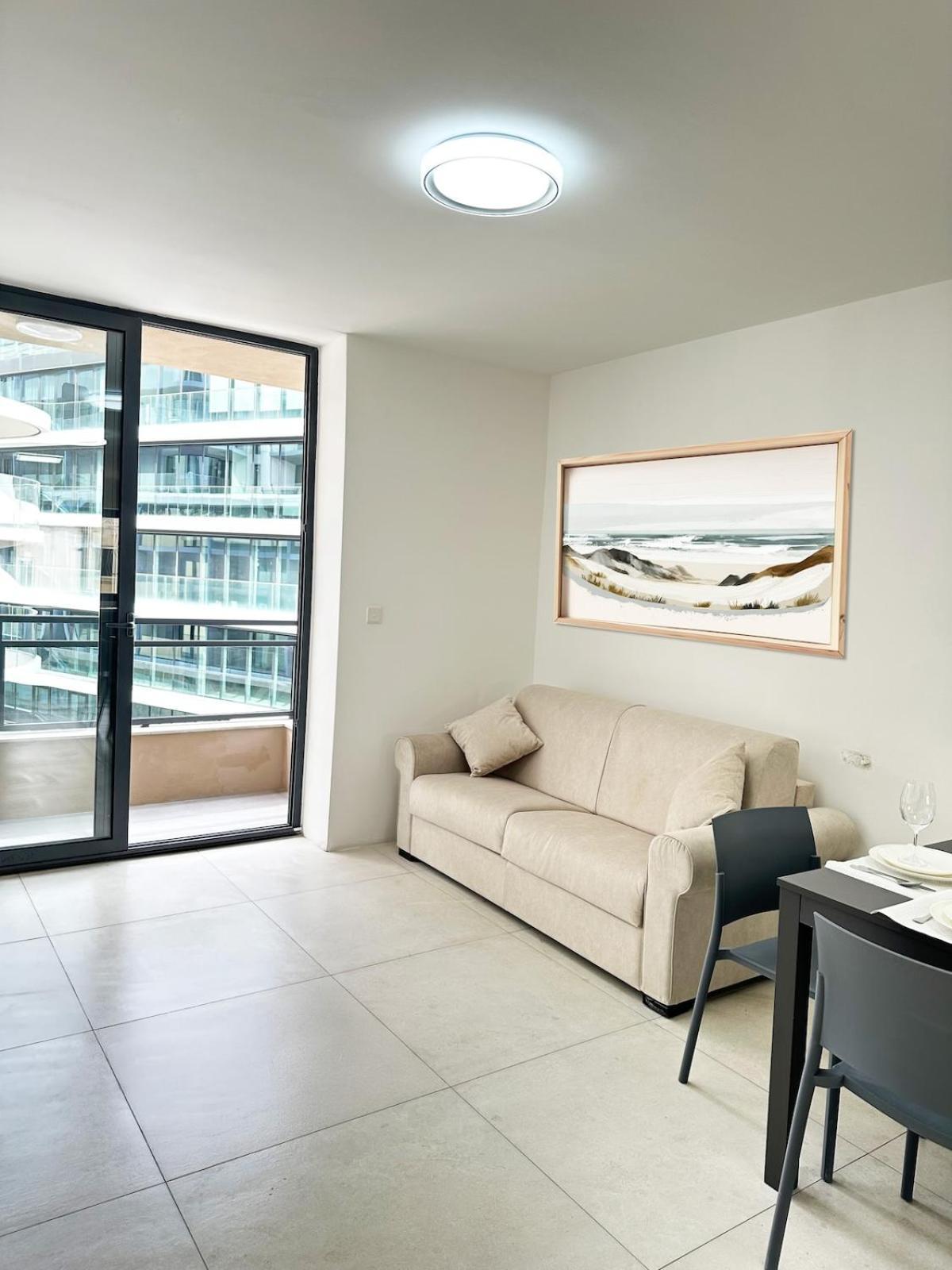 Upscale - Heart Of Paceville