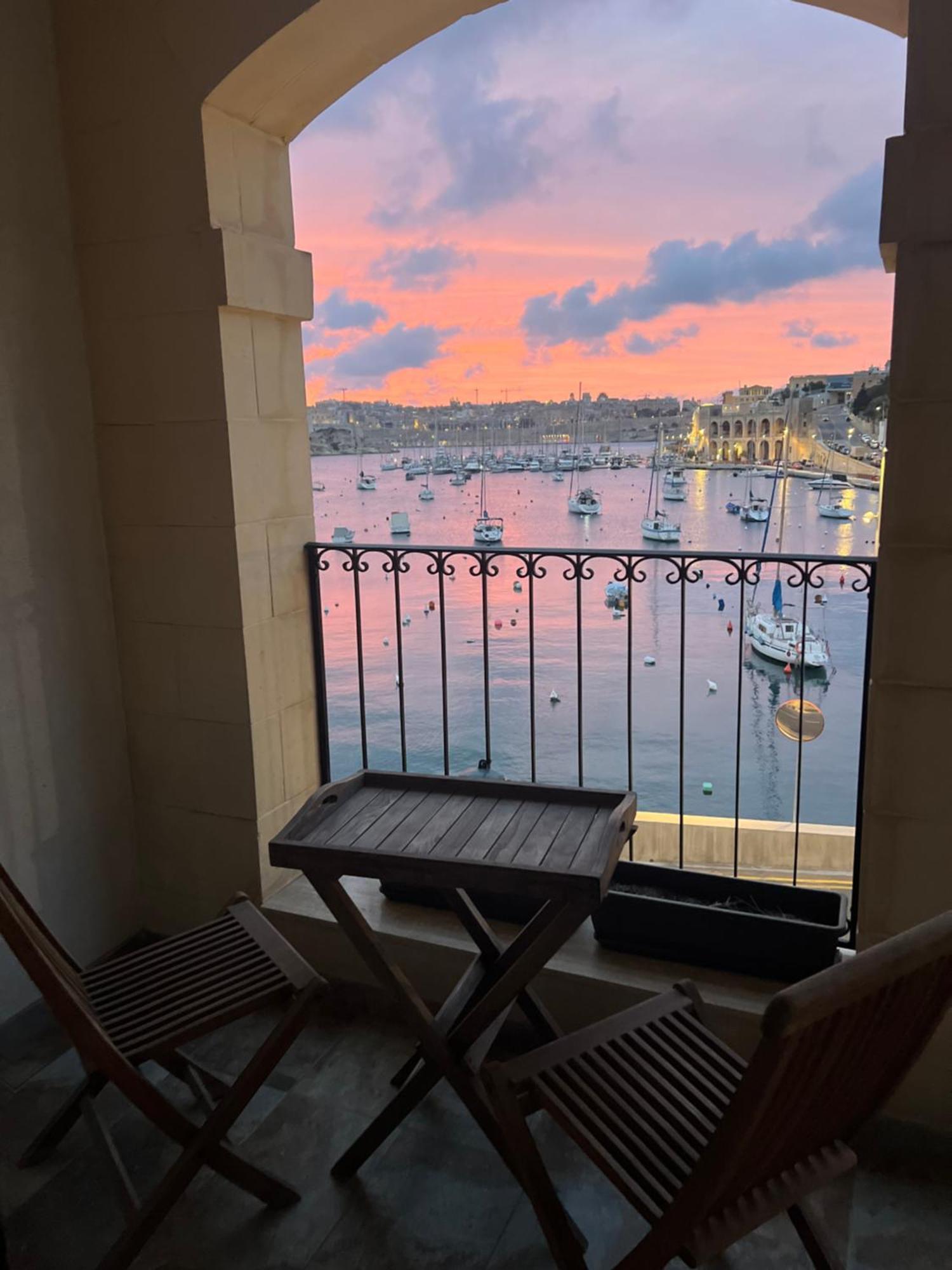 Front Row Seafront House With Dreamy Valletta And Harbour Sunset Views *