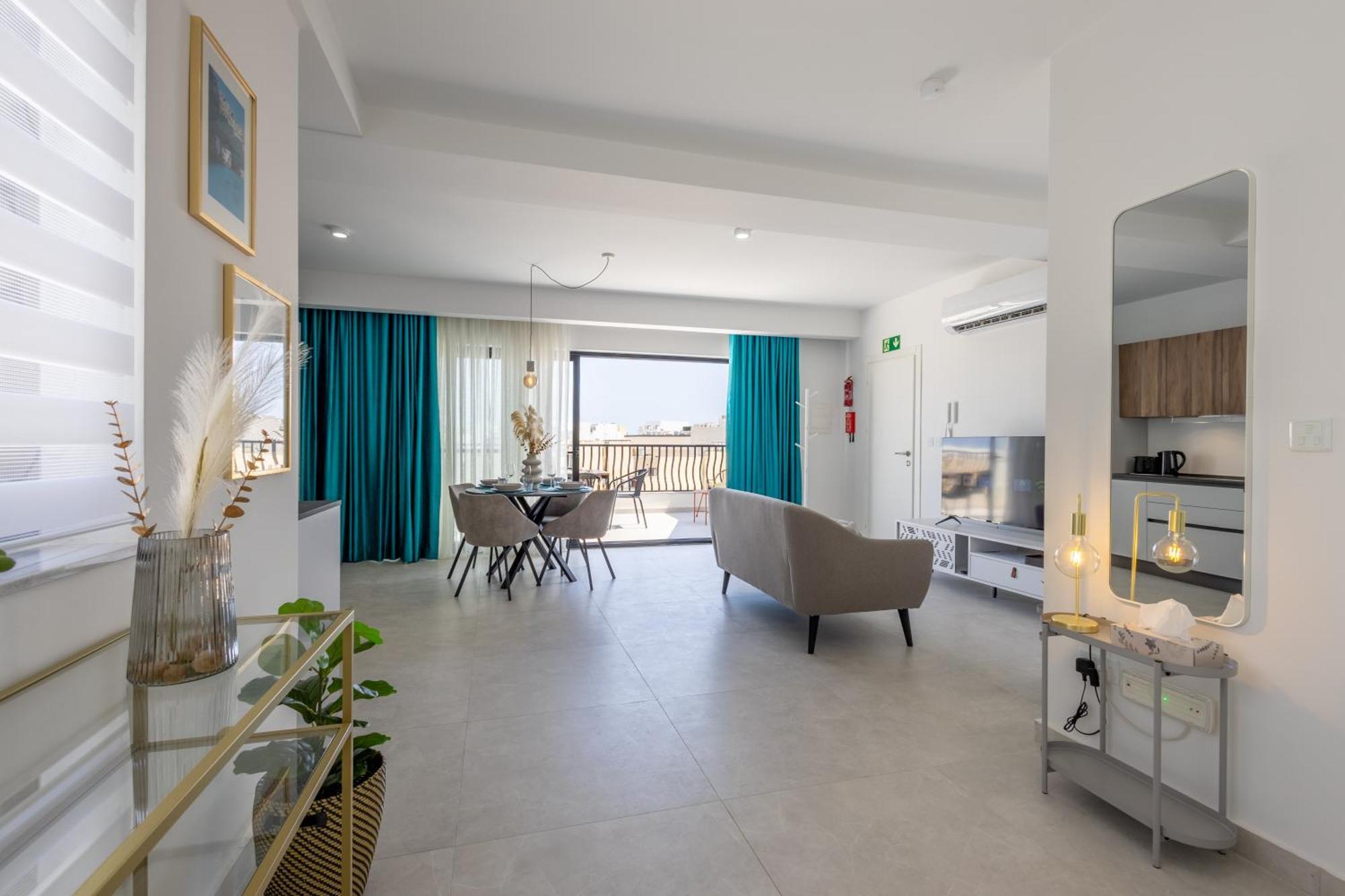 Stylish Side Seaview Penthouse By Quicktrips Appartement St. Paul's Bay