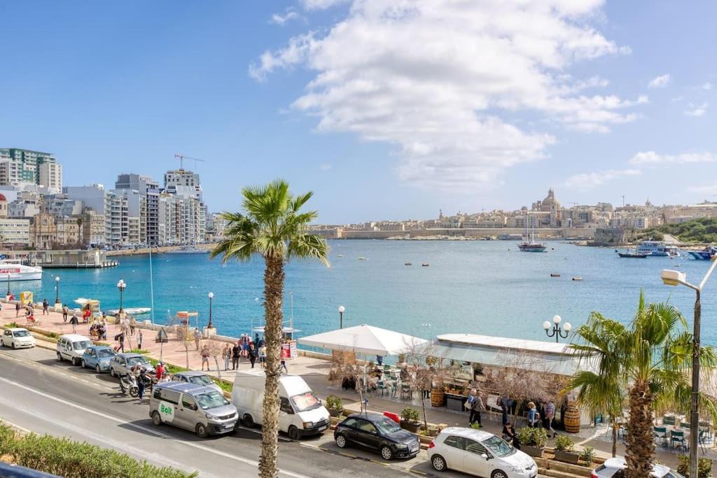 Stunning View, Seafront, 2bedroom Apartamento *