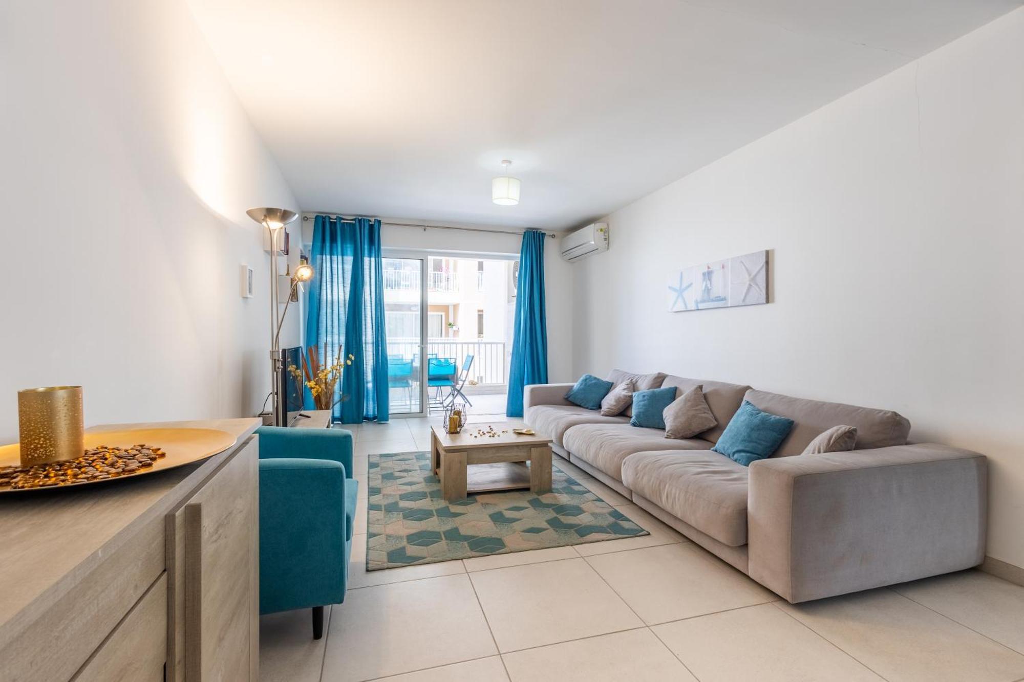 Modern 3br W Terrace Near Beaches & Restaurants By Quicktrips *