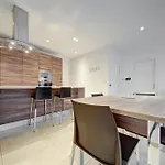 Stylish 2Br Apt With Balcony, Wifi & Ac In Sliema By 360 Estates