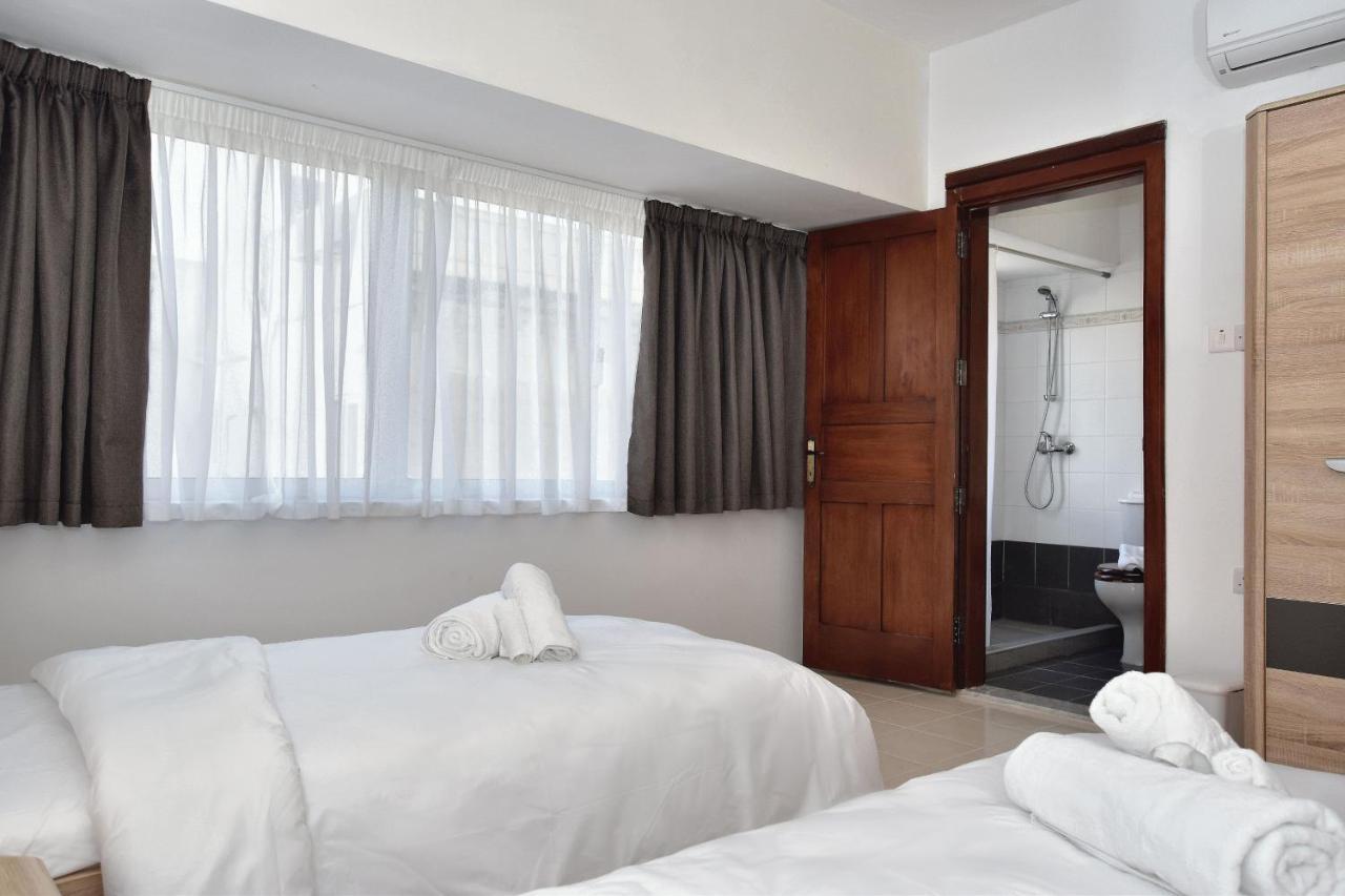 Bright And Spacious 2 Bedroom With Harbour View - 3 Apartment *