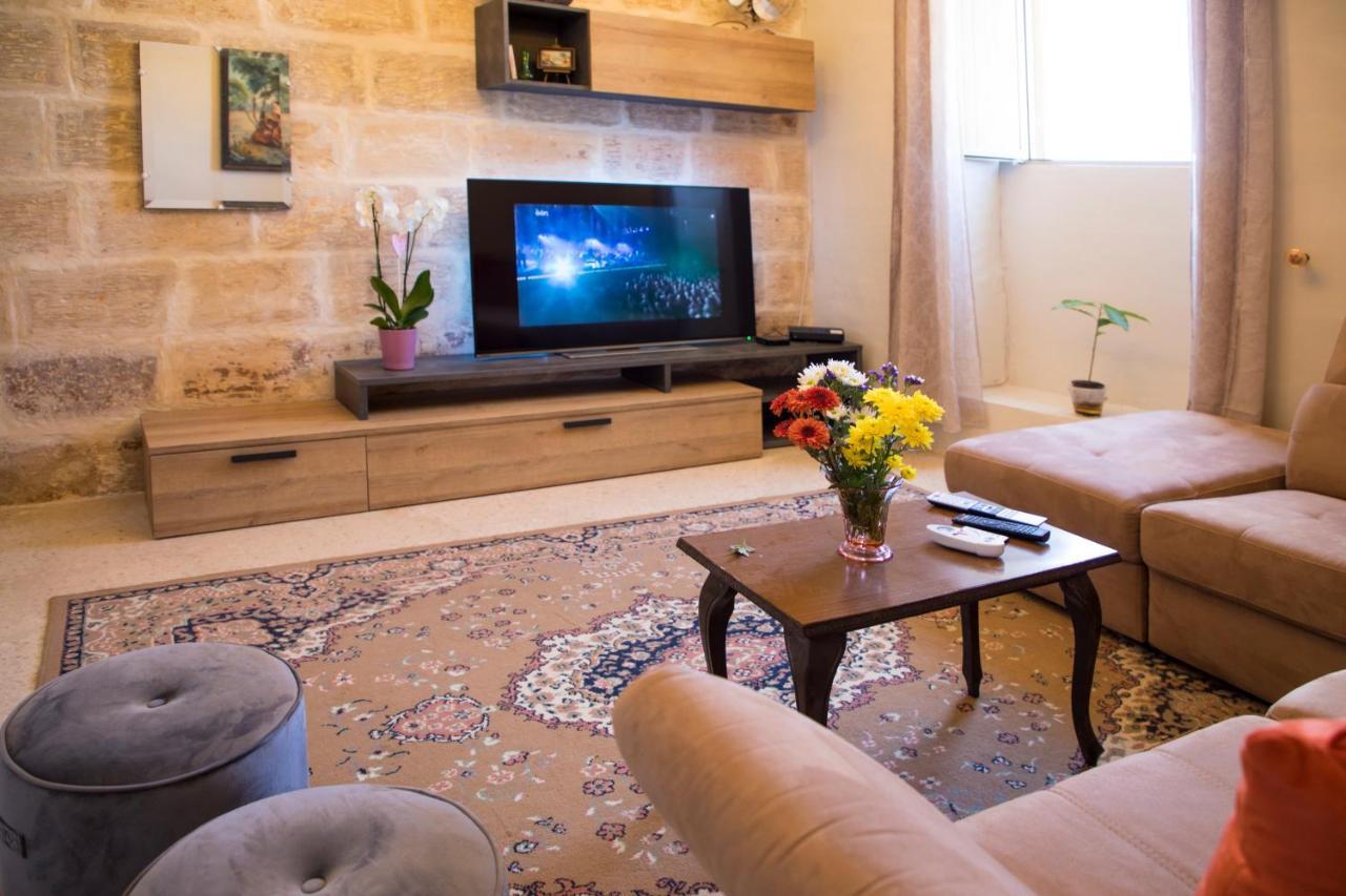 Tal-karmnu Entire House With Private Heated Pool And Jacuzzi Casa vacanze