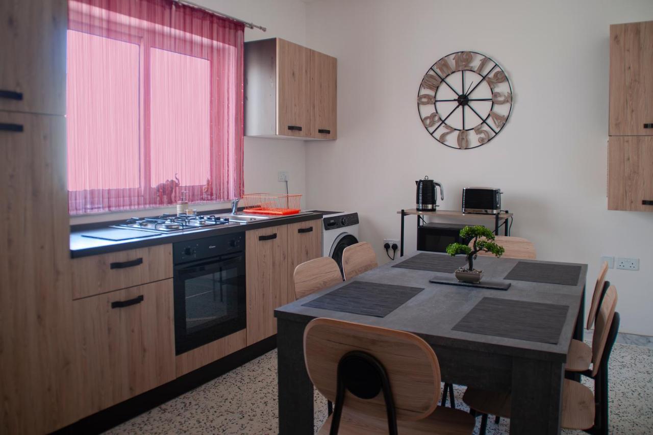 Two Bedroom In Bugibba * 圣保罗湾城