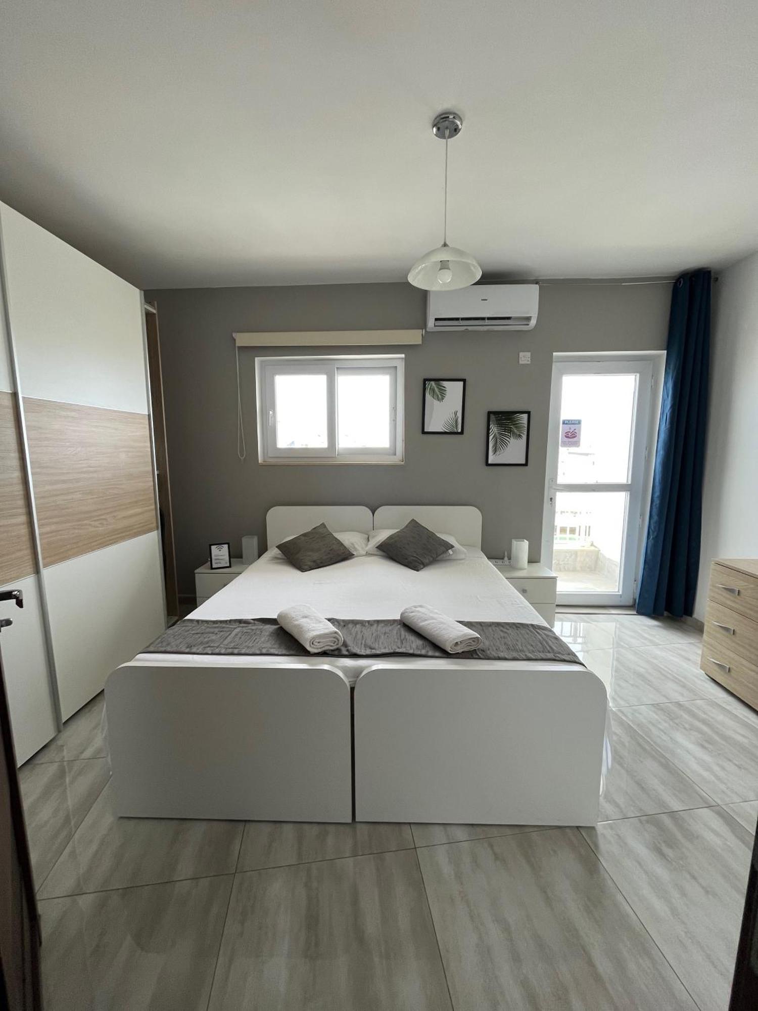 Alloggio in famiglia F3 1, Private Double With Private Bathroom And Balcony