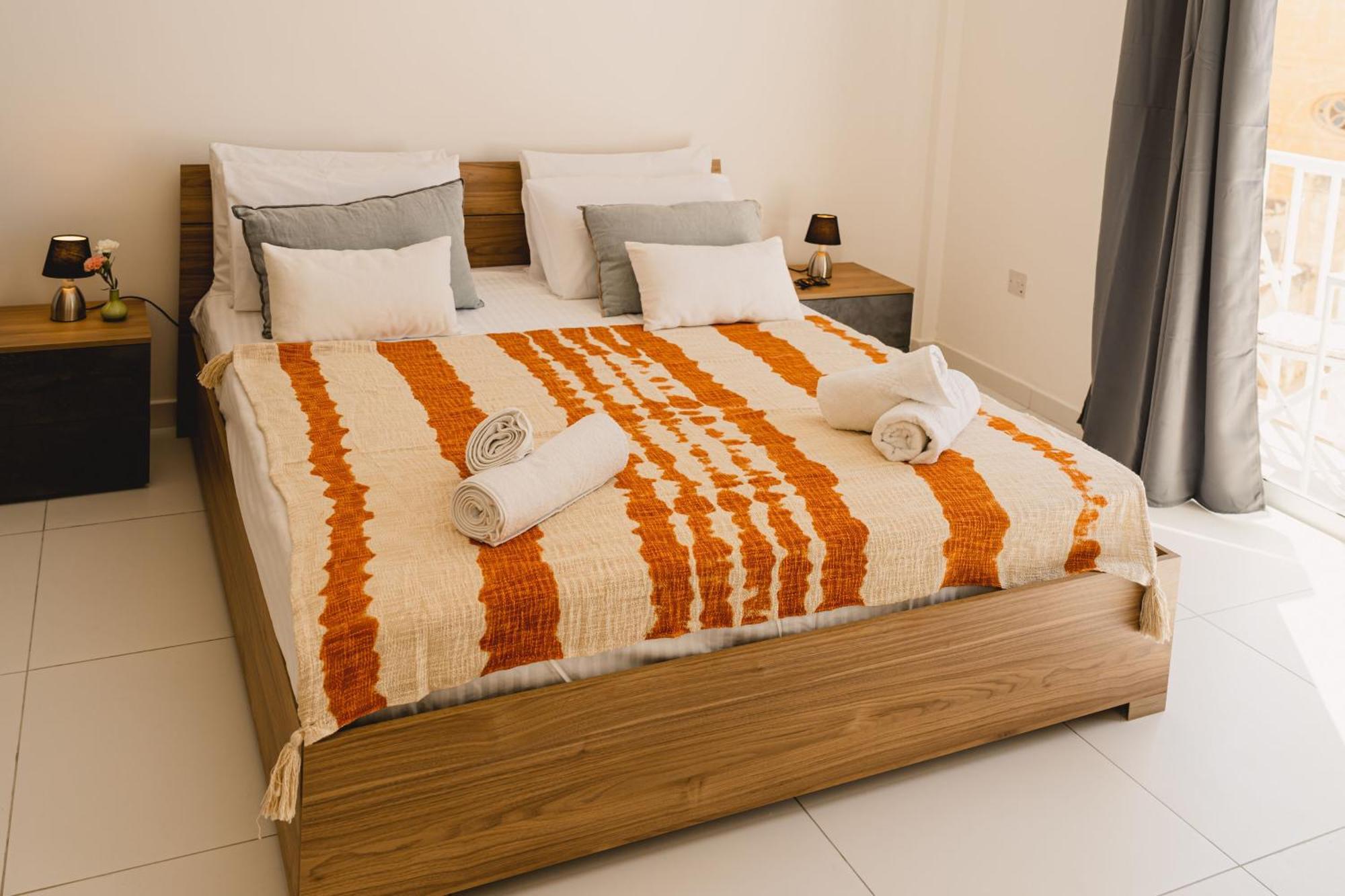 Stylish 2bed Unit 50m From Seafront! Wifi And Washer Apartment Gzira