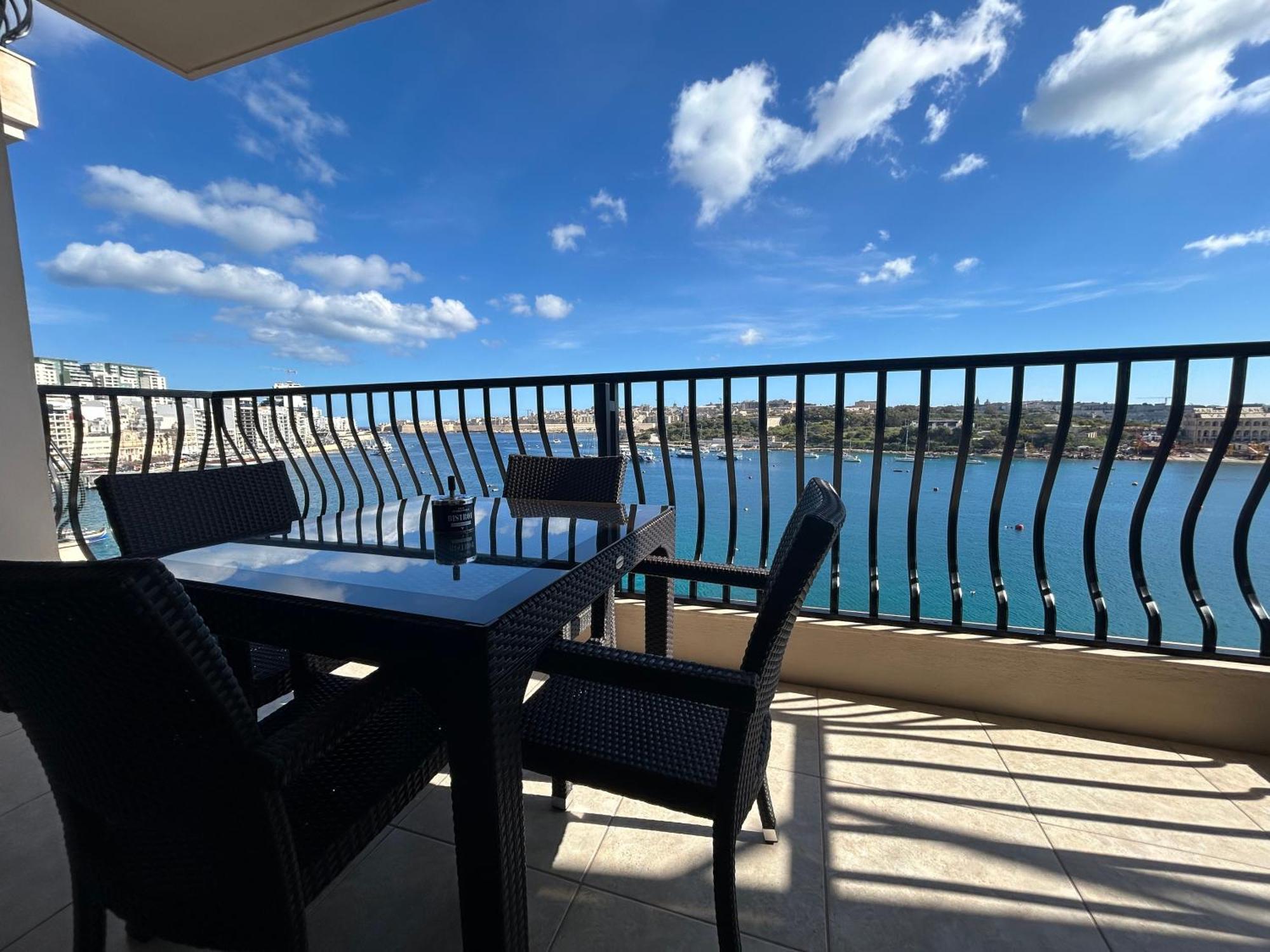 Ferry Ultracentral Location Valletta View Appartement Sliema