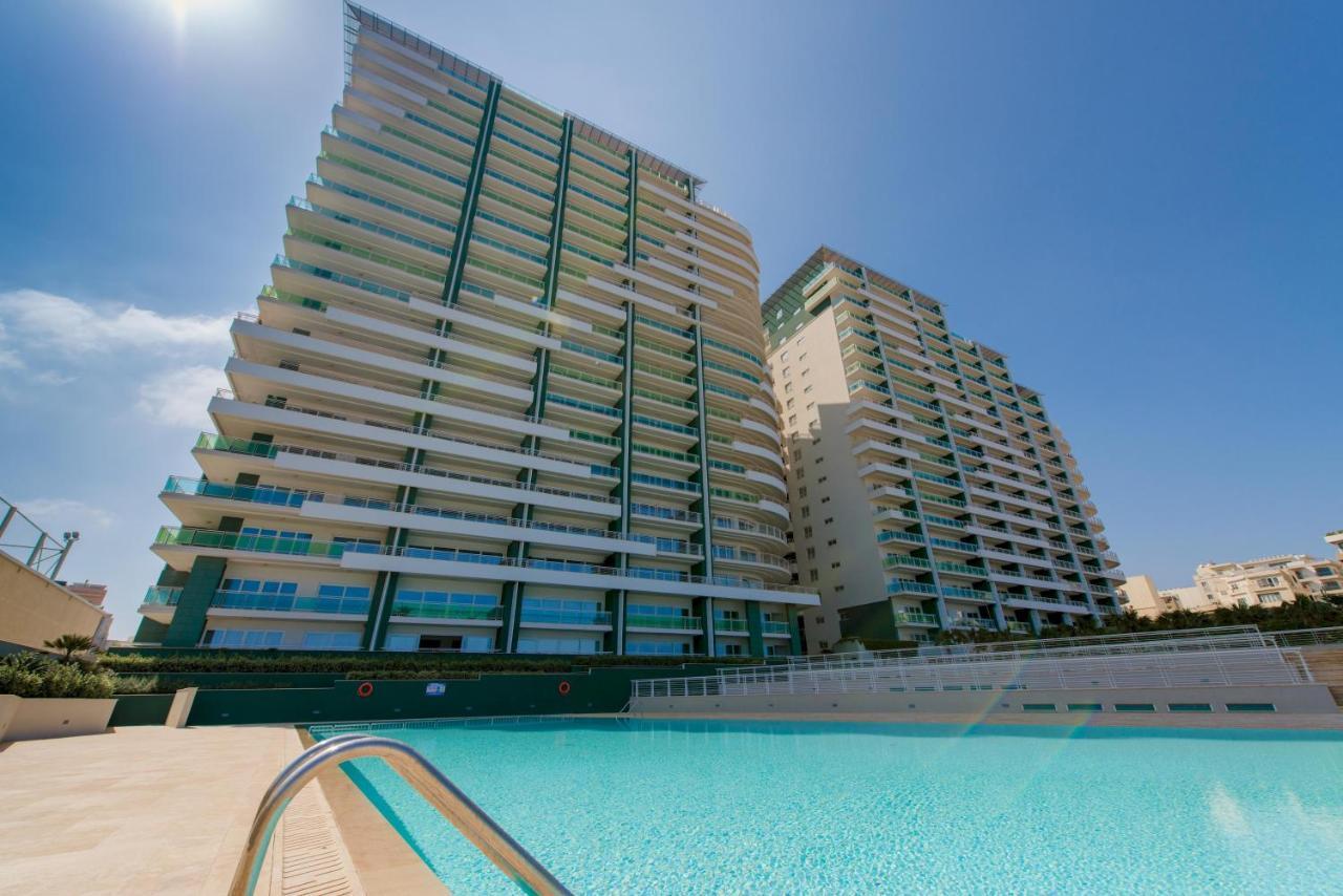 Luxury W/ Side Seaviews And Pool, Location Apartment *